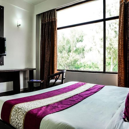 Madhu Resort Agra  Exterior photo