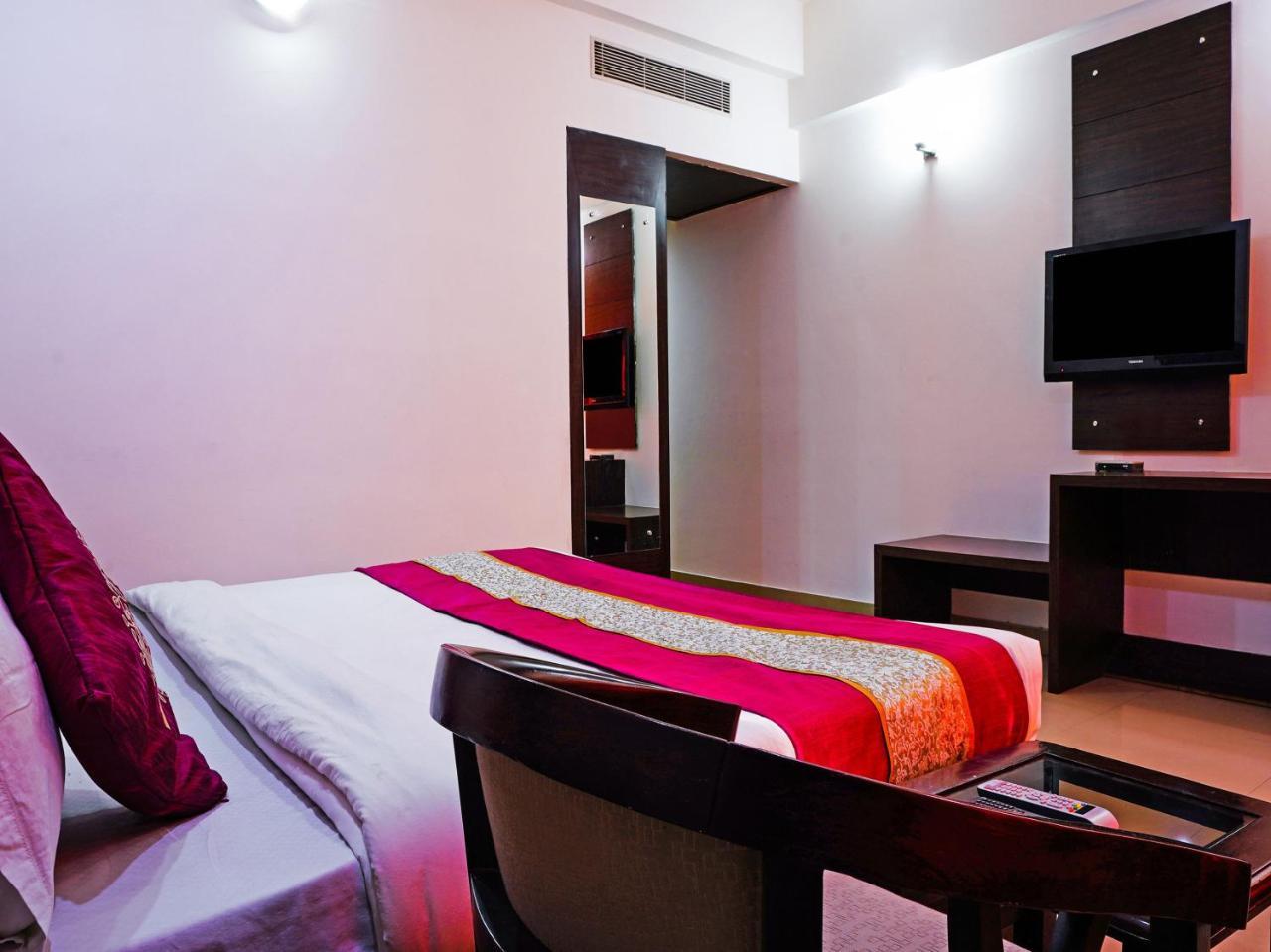Madhu Resort Agra  Exterior photo