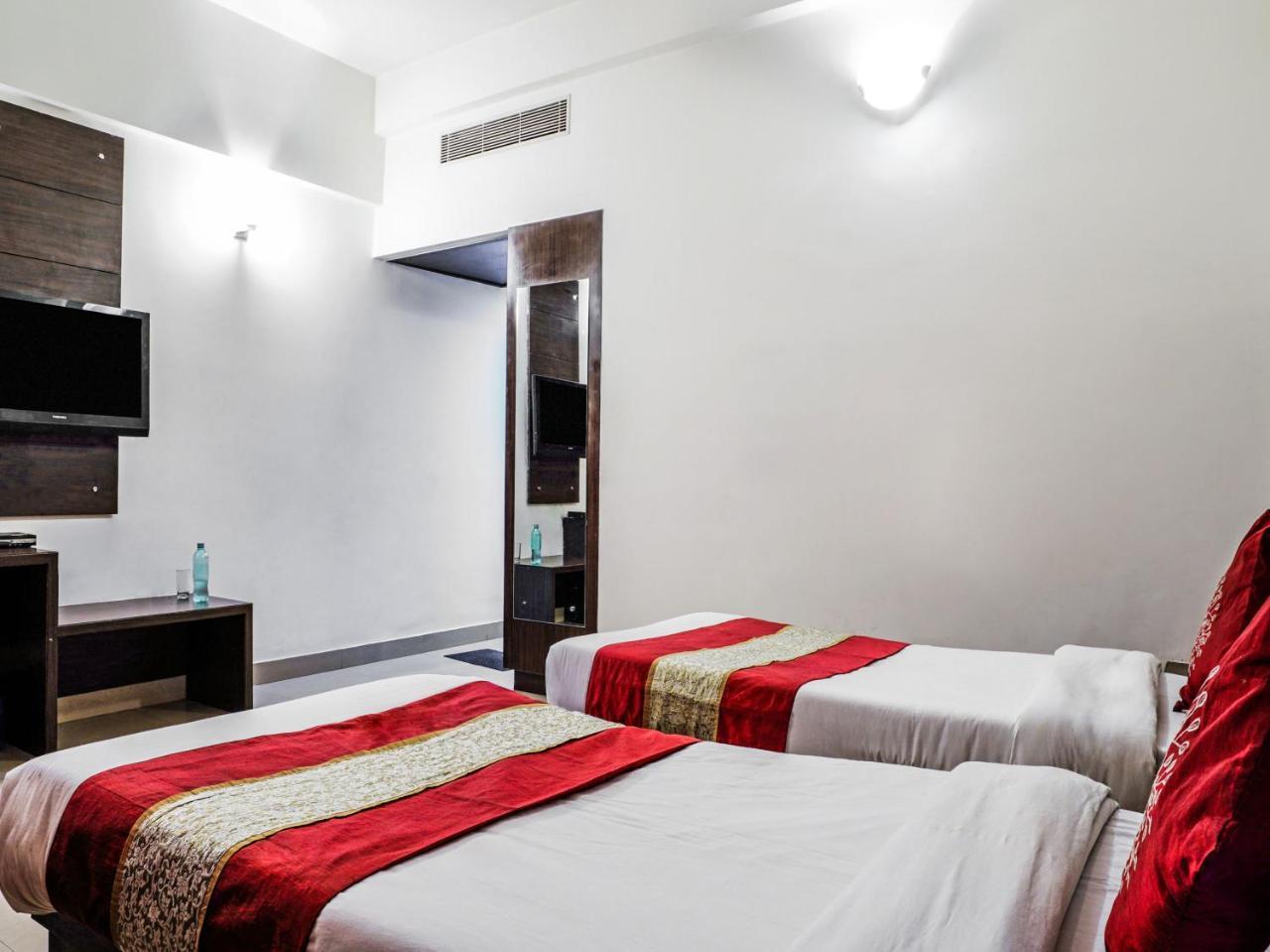 Madhu Resort Agra  Exterior photo