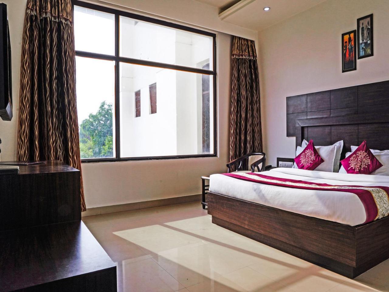 Madhu Resort Agra  Exterior photo